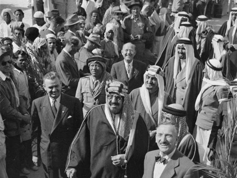 قبل 79 عامًا.. أول ناقلة نفط السعودي برعاية الملك عبد العزيز آل سعود